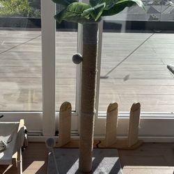 Cat Scratching Post with Palm Leaves