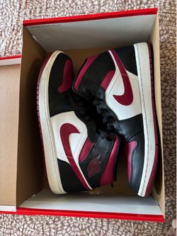 Air Jordan 1 (Noble Red Bred Toe) Size 11