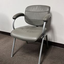 Grey office chair (23x21x32in)  Pick up