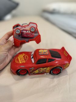 Jada Toys Disney Pixar Cars Lightning McQueen RC Car - USB Rechargeable