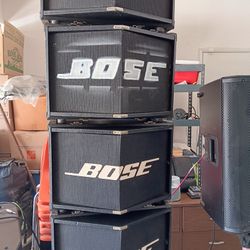 4  Bose Speakèrs