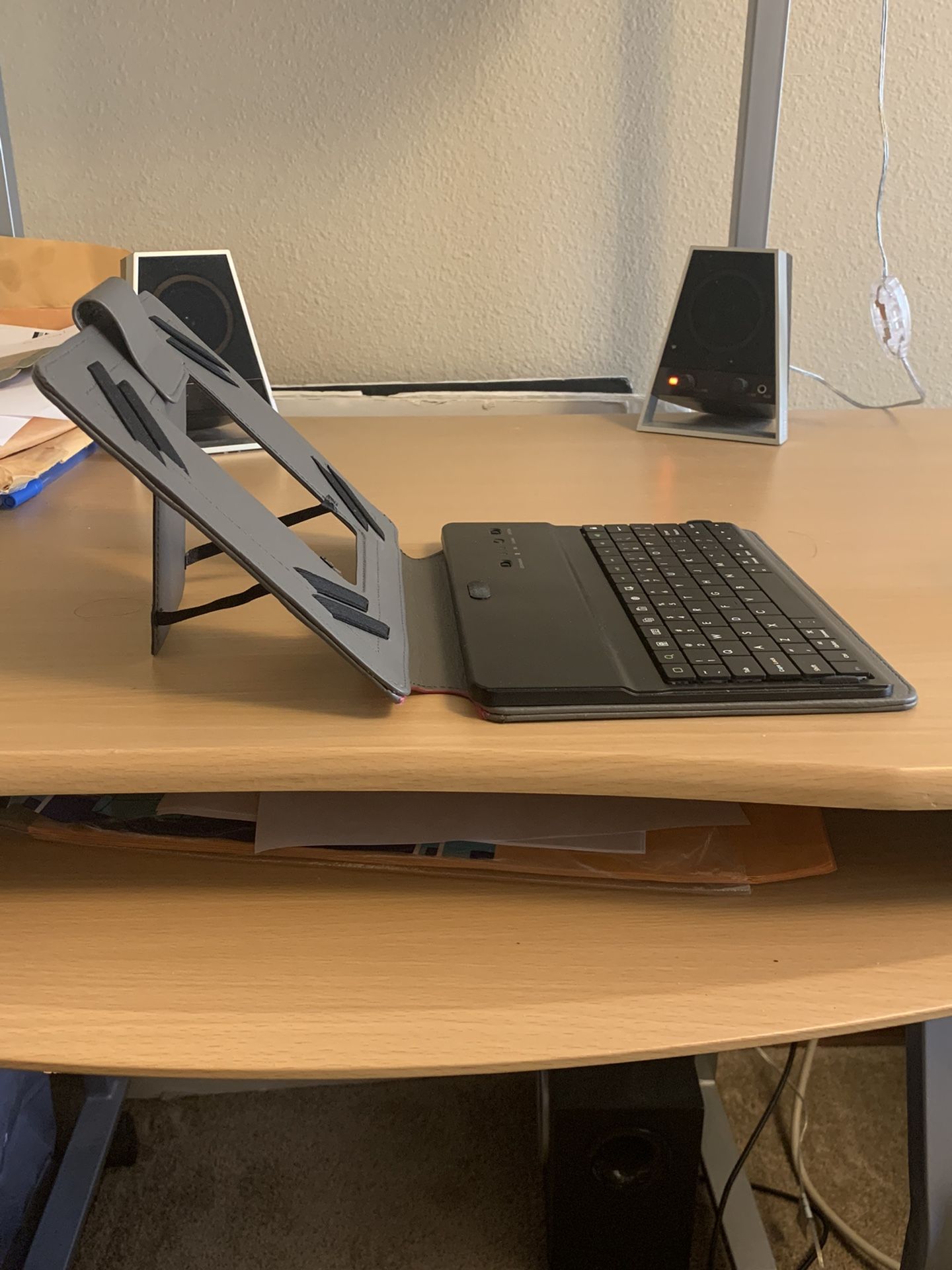 Wifi PointMobl Keyboard for apple or android phones