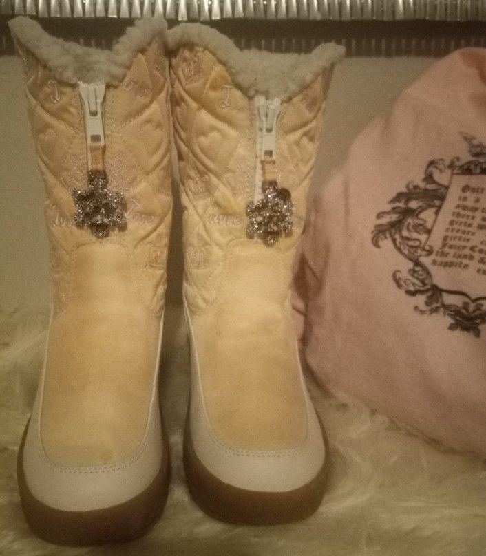 Juicy Couture Snowflake Boot