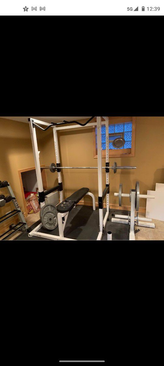 POWERHOUSE SQUAT RACK W 300 LB OLYMPIC WEIGHT SET ( LIKE NEW & DELIVERY AVAILABLE TODAY)