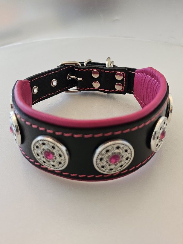 Bestia™ "bijou" genuine leather dog collar. Rhinestone rivet design. Soft padded on the inside. 2 inch wide. size S. Hand made quality!