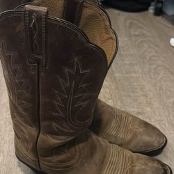 Ariat boots size 8