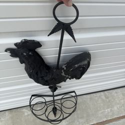 vintage farmhouse-style wall decor black metal rooster silhouette design candle holder pot plant wall hanging Mimics an old weathervane The center rod