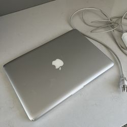 MacBook Apple Laptop 