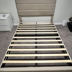 ✨ Full Size Bed Frame with Headboard – Like New! ✨