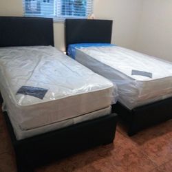 $550 For Both Set Of Twin Beds With Mattress And Boxspring Brand New Free Delivery 