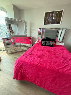 Queen size bed and dresser
