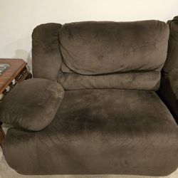 Spacious & Versatile 5-Piece Brown Sectional Sofa