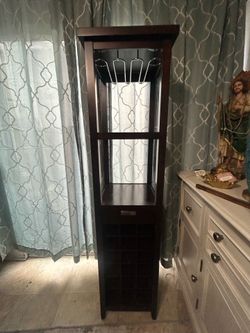 Wine cabinet