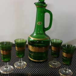 GREEN & GOLD WINE DECANTER & GLASSES