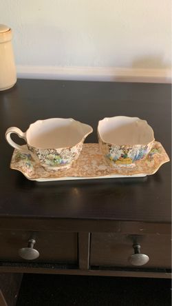 Creamer /sugar bowls with tray made in England ! Very beautiful- perfect for Mother’s Day !!