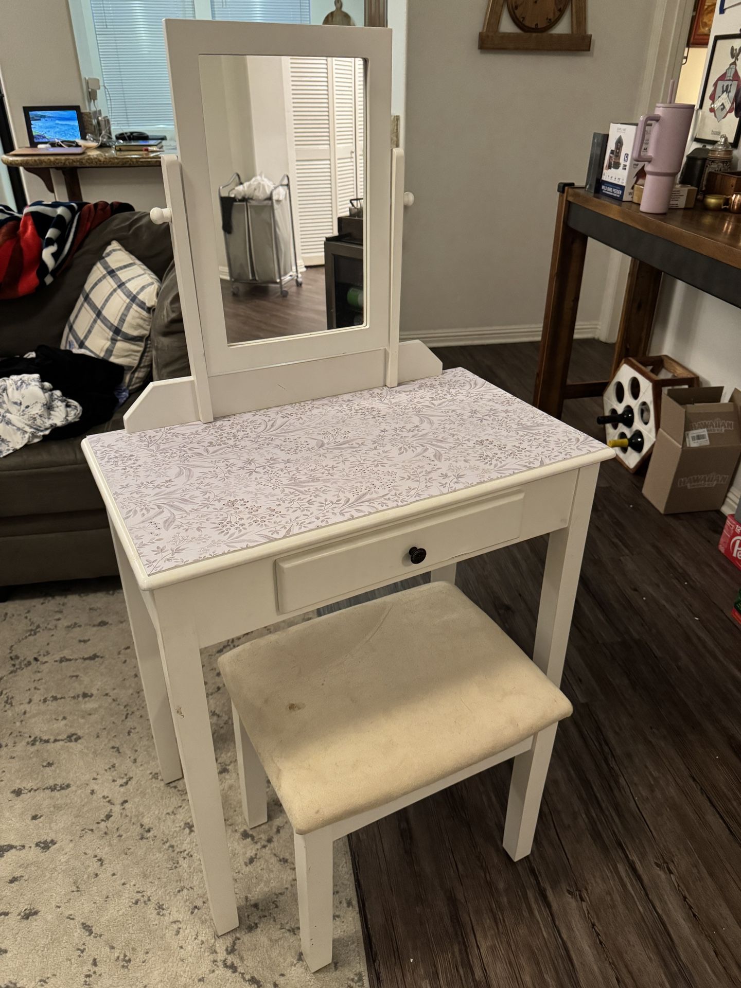 Aoosaf Vanity By Lark Manorâ„¢