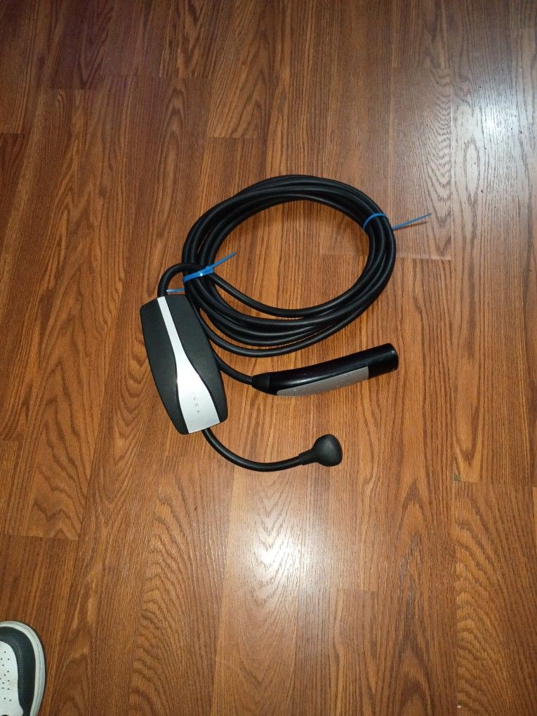 Tesla Universal Mobile Connector