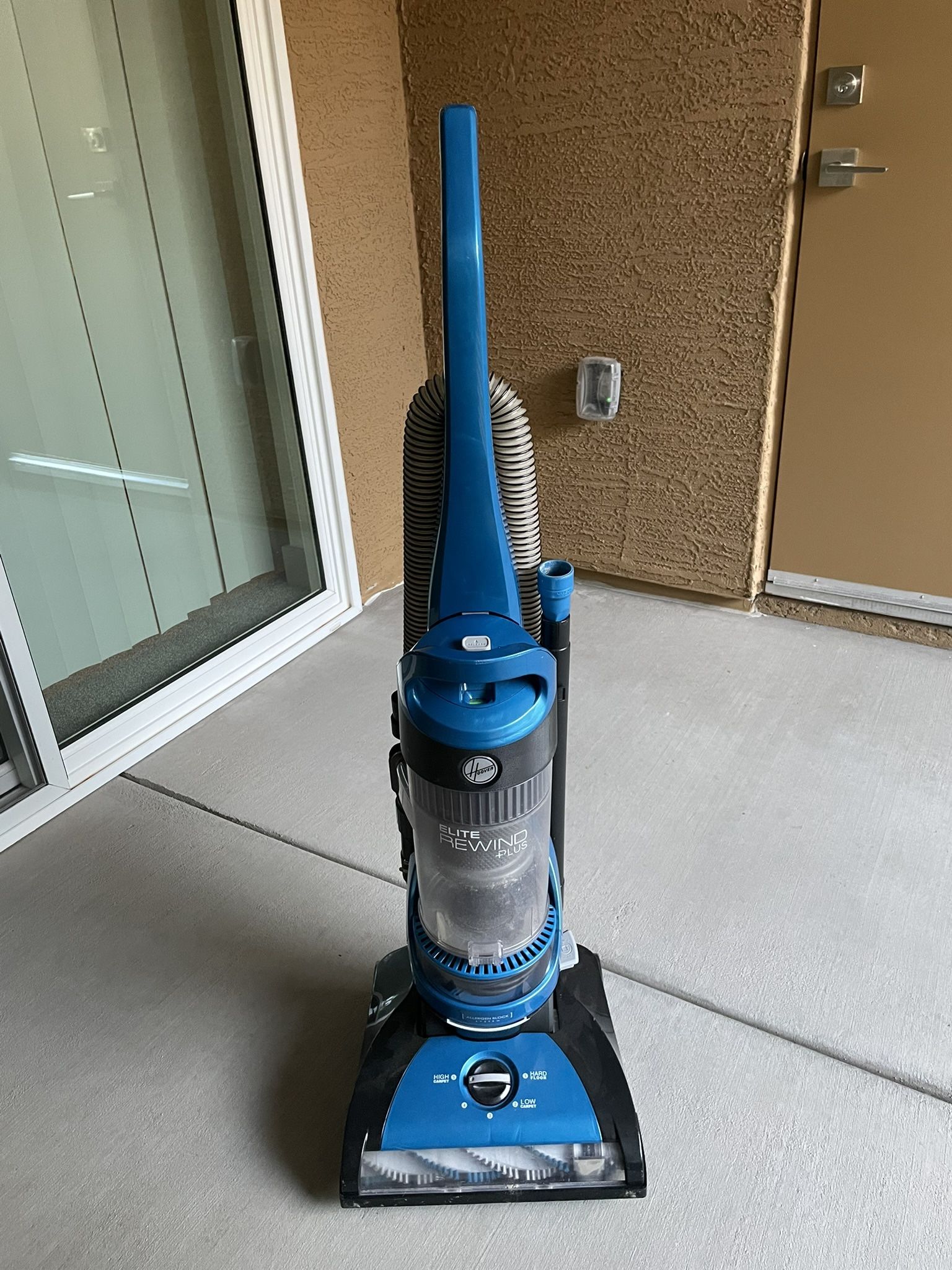 Hoover elite rewind plus vacuum cleaner upright