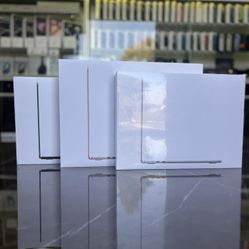 MacBook Air M4 Chip 13” & 15” Available (Latest Models) Take It Home In Payments/ llévalo a casa en pagos 