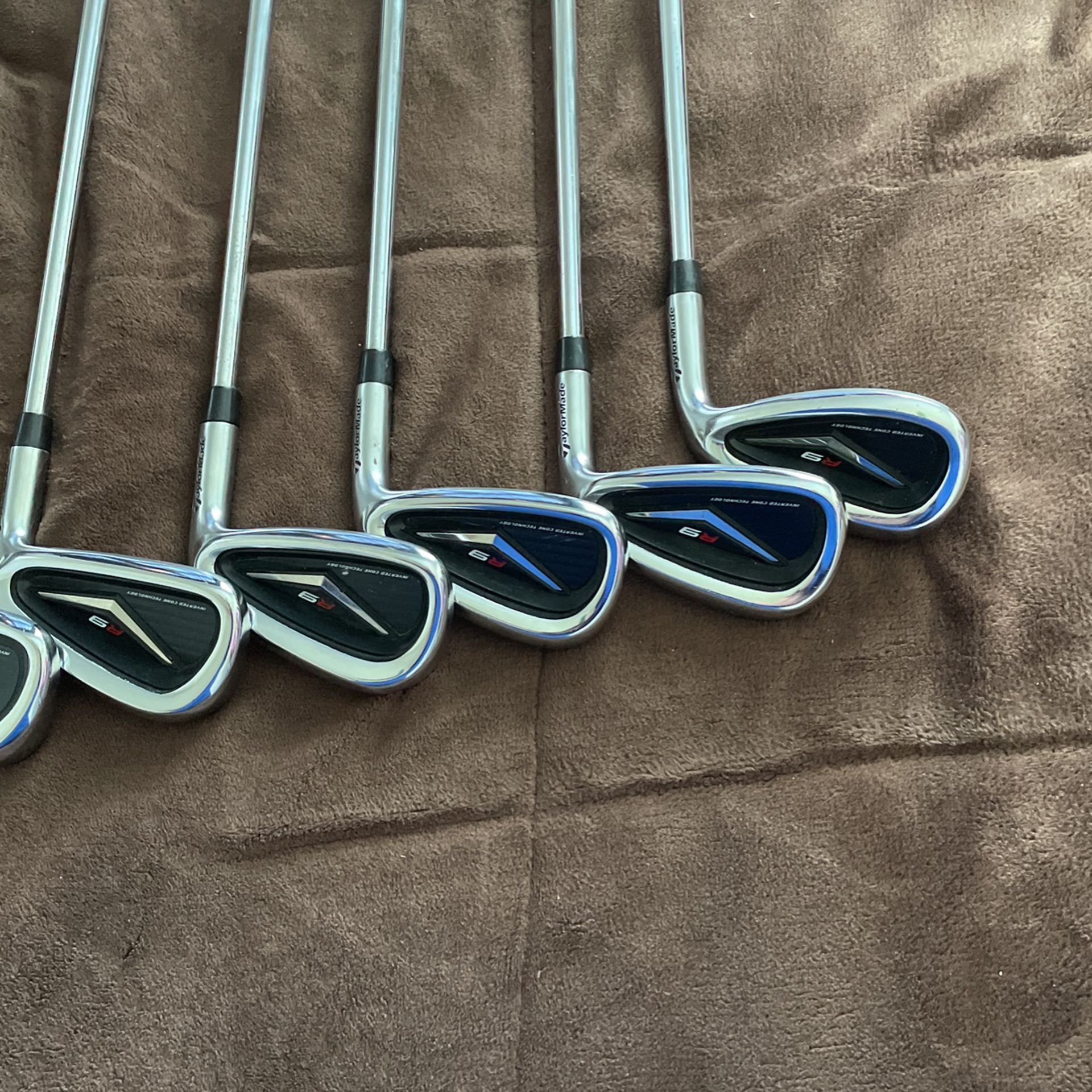 Taylormade R9 irons 4-PW, SW