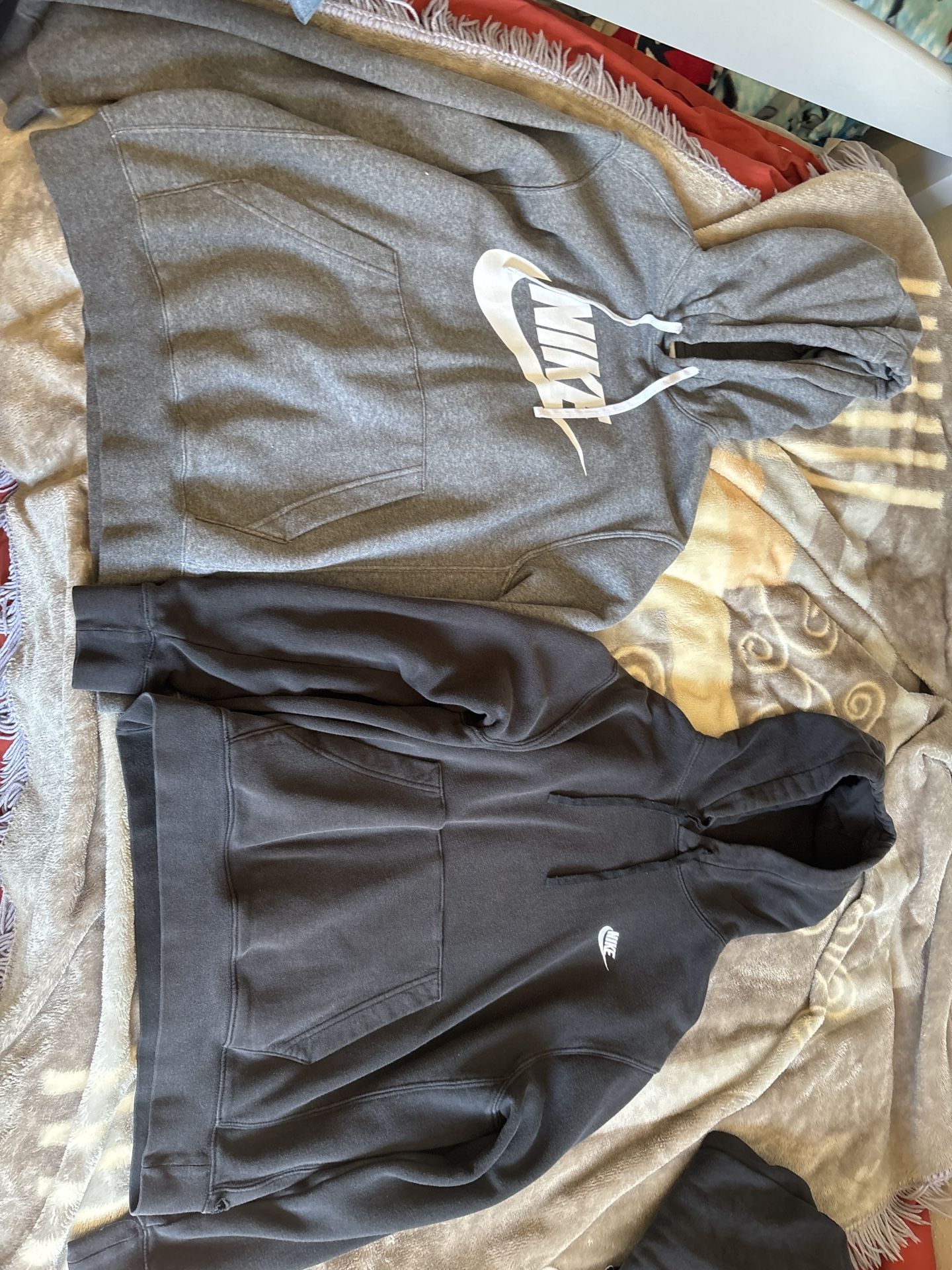 3 Nike Hoodies