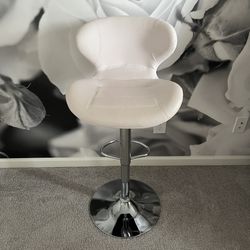 1 Bar Stool
