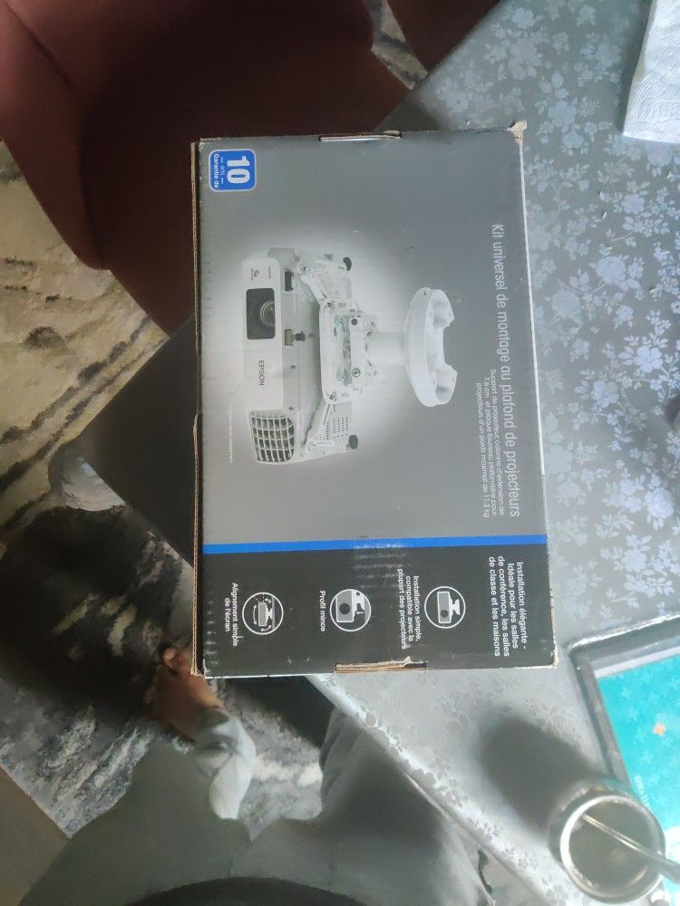Universal Projector Ceiling Mount