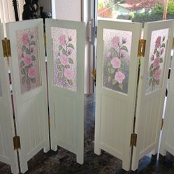 Rear Find: Collections Etc "Mini" Decor Room Divider White Frosted Floral Dollhouse Display OR?