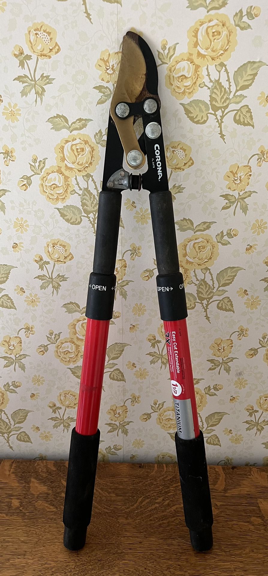 Corona FL 3479 Easy Cut Titanium-Costed By Pass Lopper Extendable