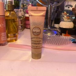 Body scrub and cleanser