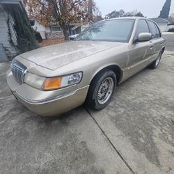 2000 Grand Maquis Ls