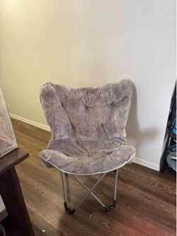 Foldable Fluffy Lounge Chair