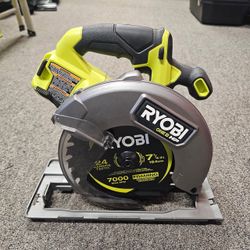 RYOBI ONE+ HP 18V Brushless Cordless 7-1/4 in. Circular Saw (Tool Only)