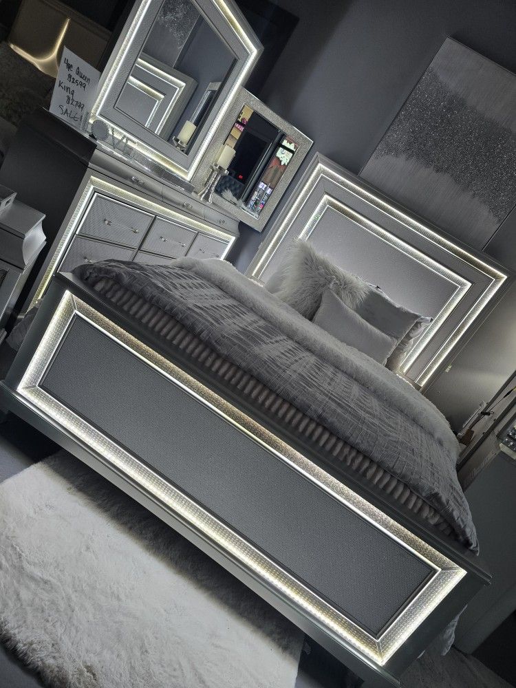 ✨️4pc Queen, King Bedrooms ✨️ Furniture Sectionals, Dining Avail