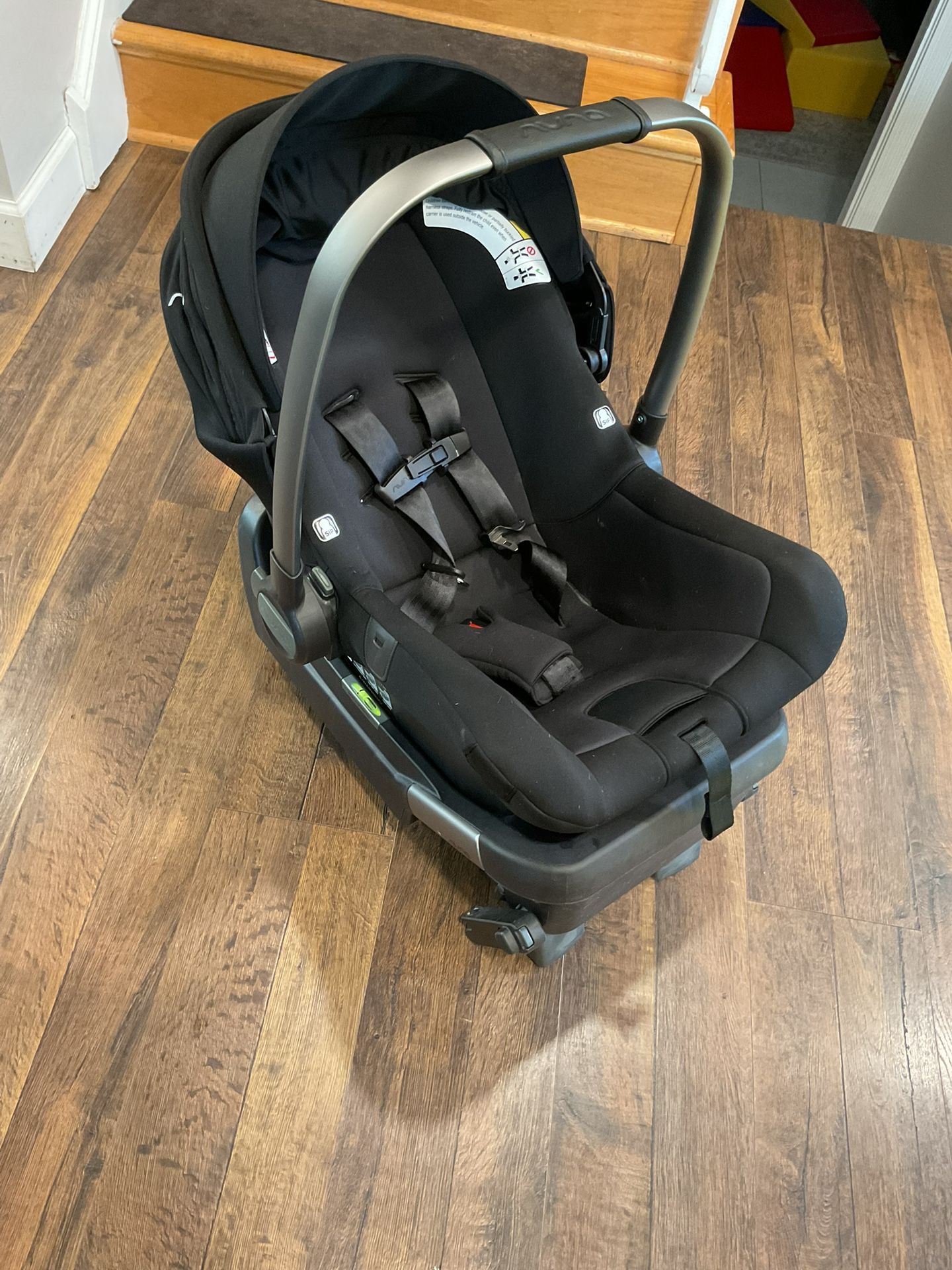 Nuna PIPA Lite Lx Infant Car Seat With Base