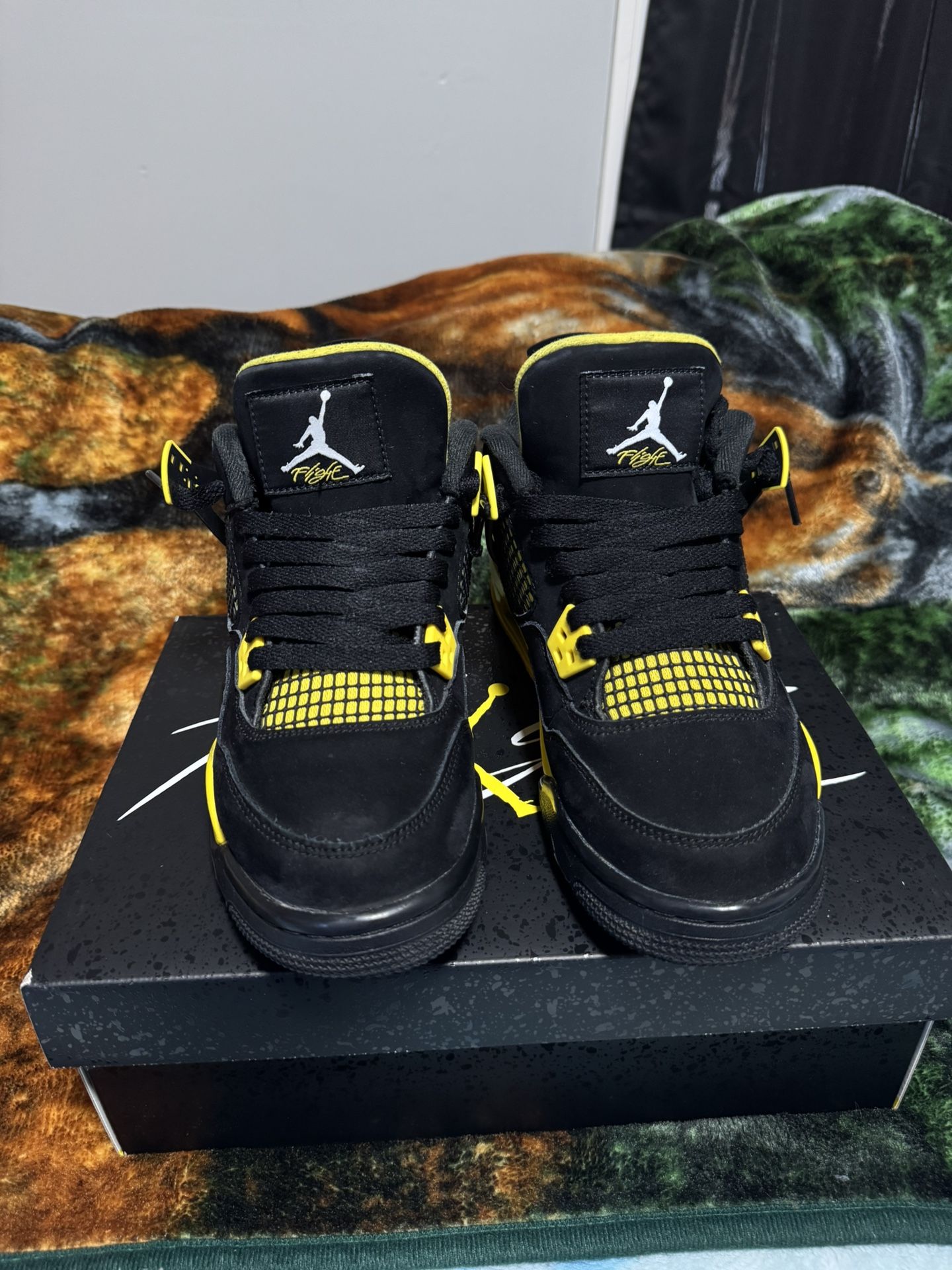Air Jordan 4 Retro ‘Thunder’ 2023