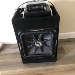 Crunch Amp And Subwoofer Box And Cd Player 