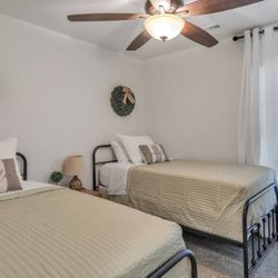 Twin Beds 