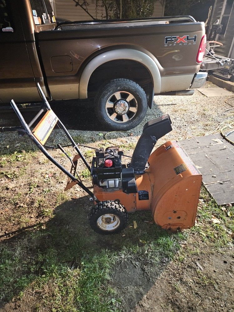 MTD 2 Stage 22 Inch Snowblower 