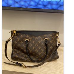 LV Pallas MM. 100% Authentic LV Bag Great Condition 