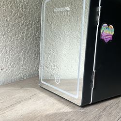 Mini fridge
