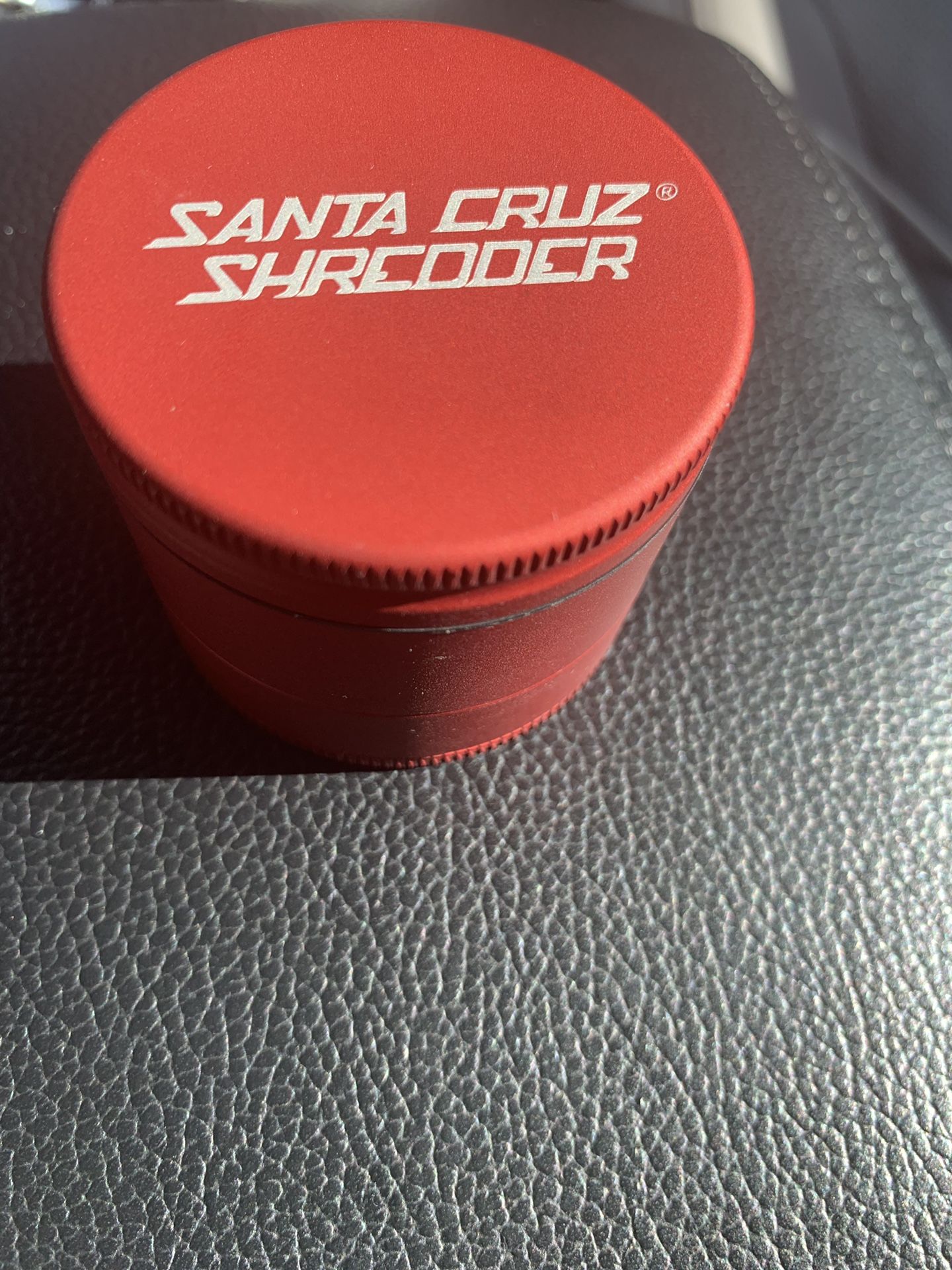 Santa Cruz shredder grinder