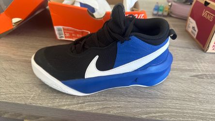 Size 3 1/2 Nike Boys