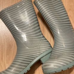 UGG Rain Boots Kids Size 2 Waterproof  
