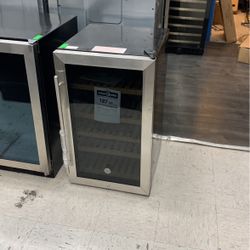 GE 31 Bottle Beverage Cooler