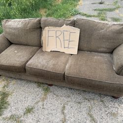 FREE COUCH 