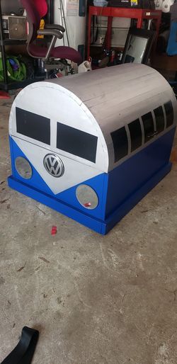 vw Cedar chest