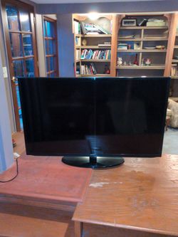 Samsung 50" Smart Tv with remote