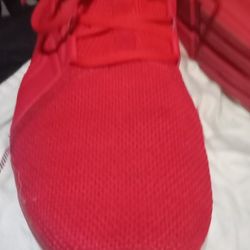 Puma Tennis Shoes. Sneakers. Red And Black. Size 12