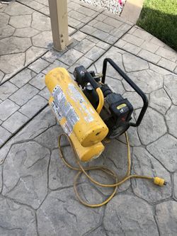 Compresor Works good asking 65 dollars